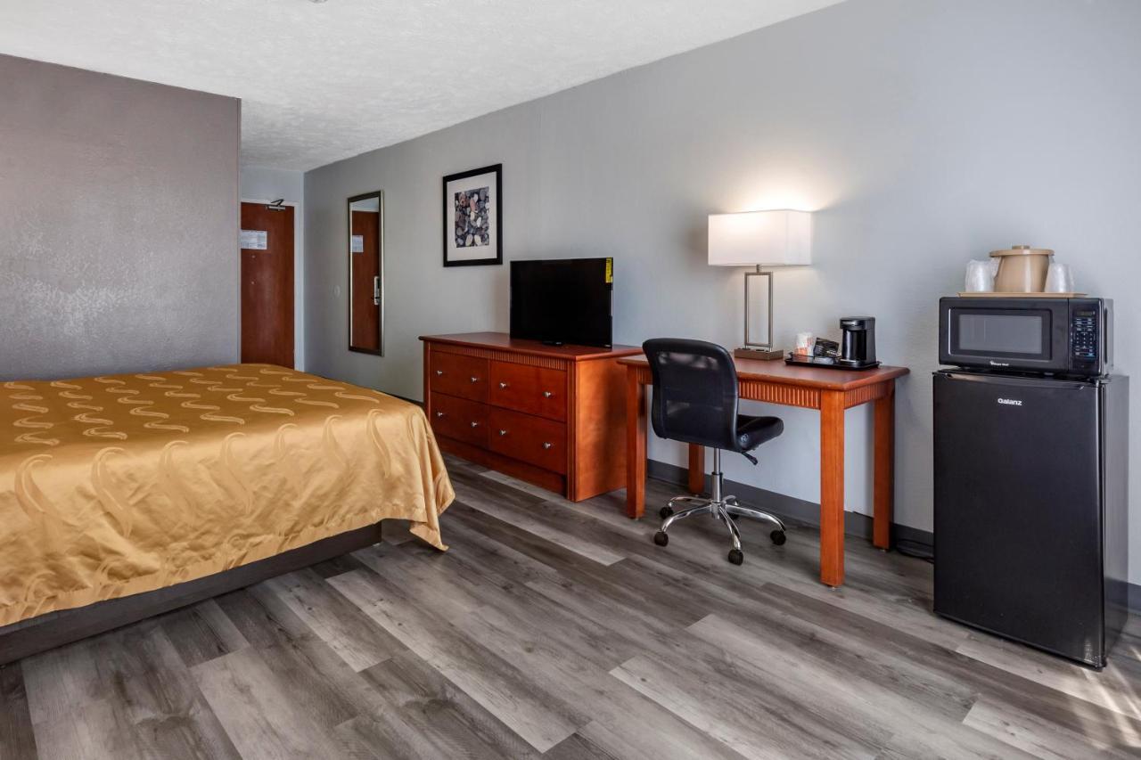 Quality Inn Fayetteville Near Fort Bragg Exterior foto