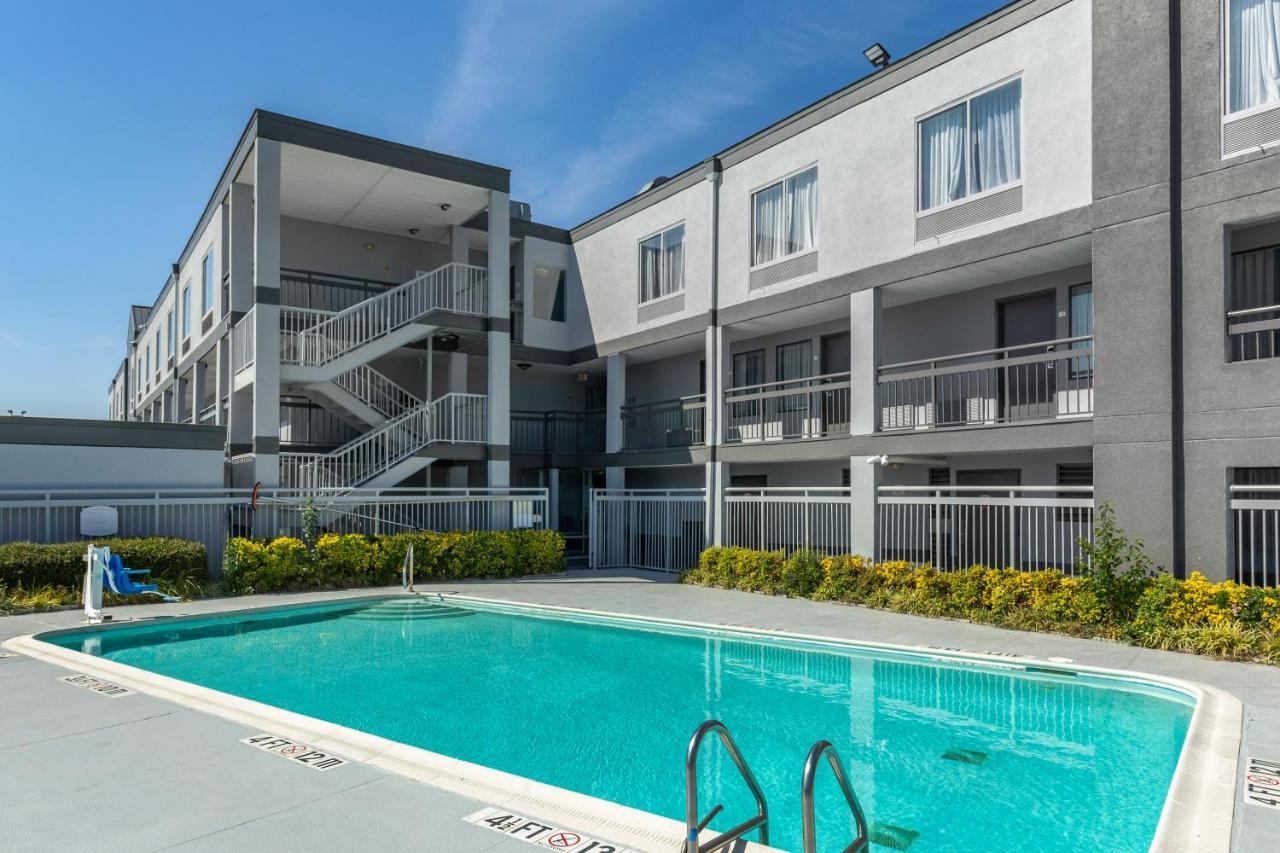 Quality Inn Fayetteville Near Fort Bragg Exterior foto