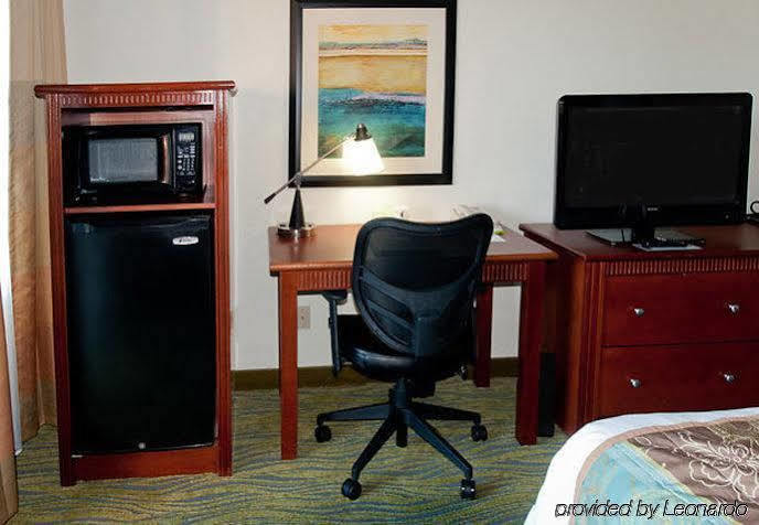 Quality Inn Fayetteville Near Fort Bragg Exterior foto